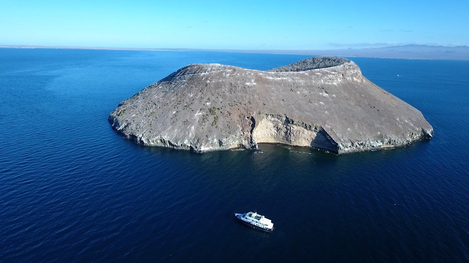 Española Island Day Trip
