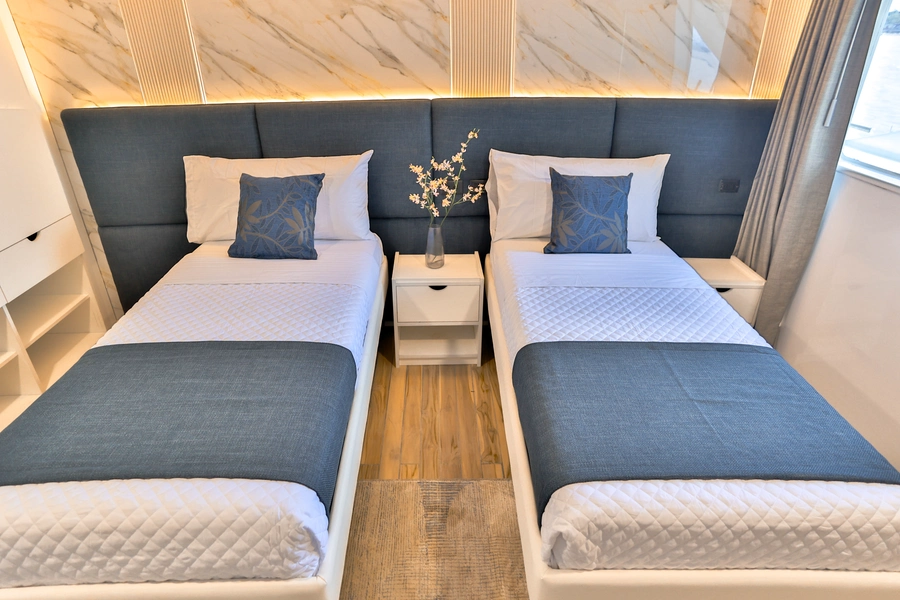 Galaxy Diver III — Cabins