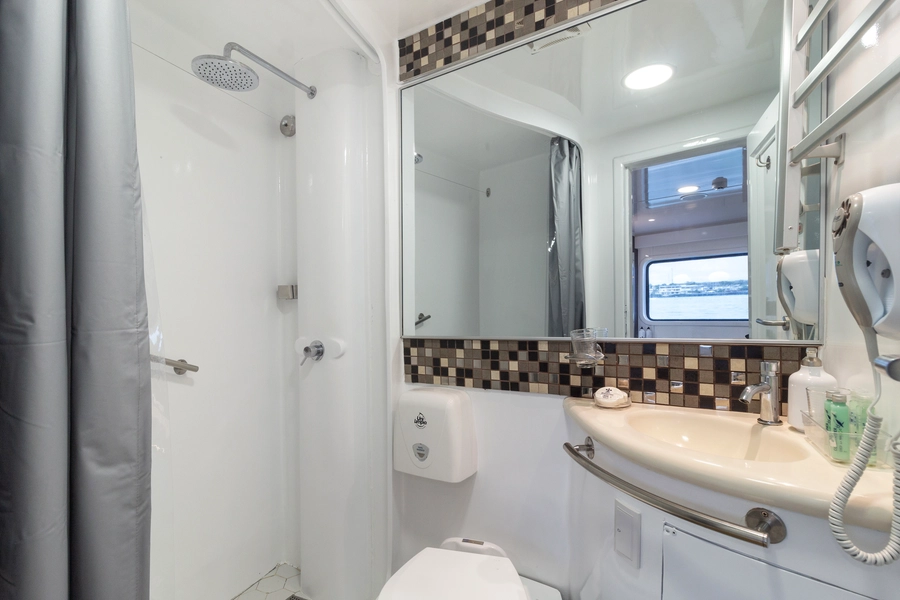 Galaxy Diver III — Cabins
