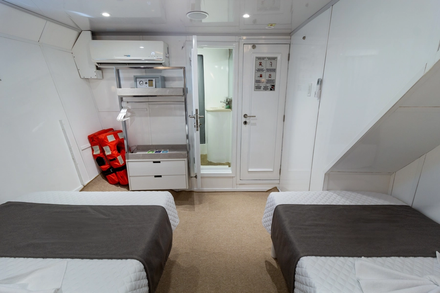 Galaxy Diver III — Cabins