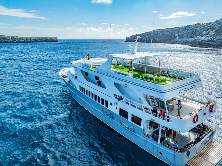 Galaxy Diver II — The Yacht